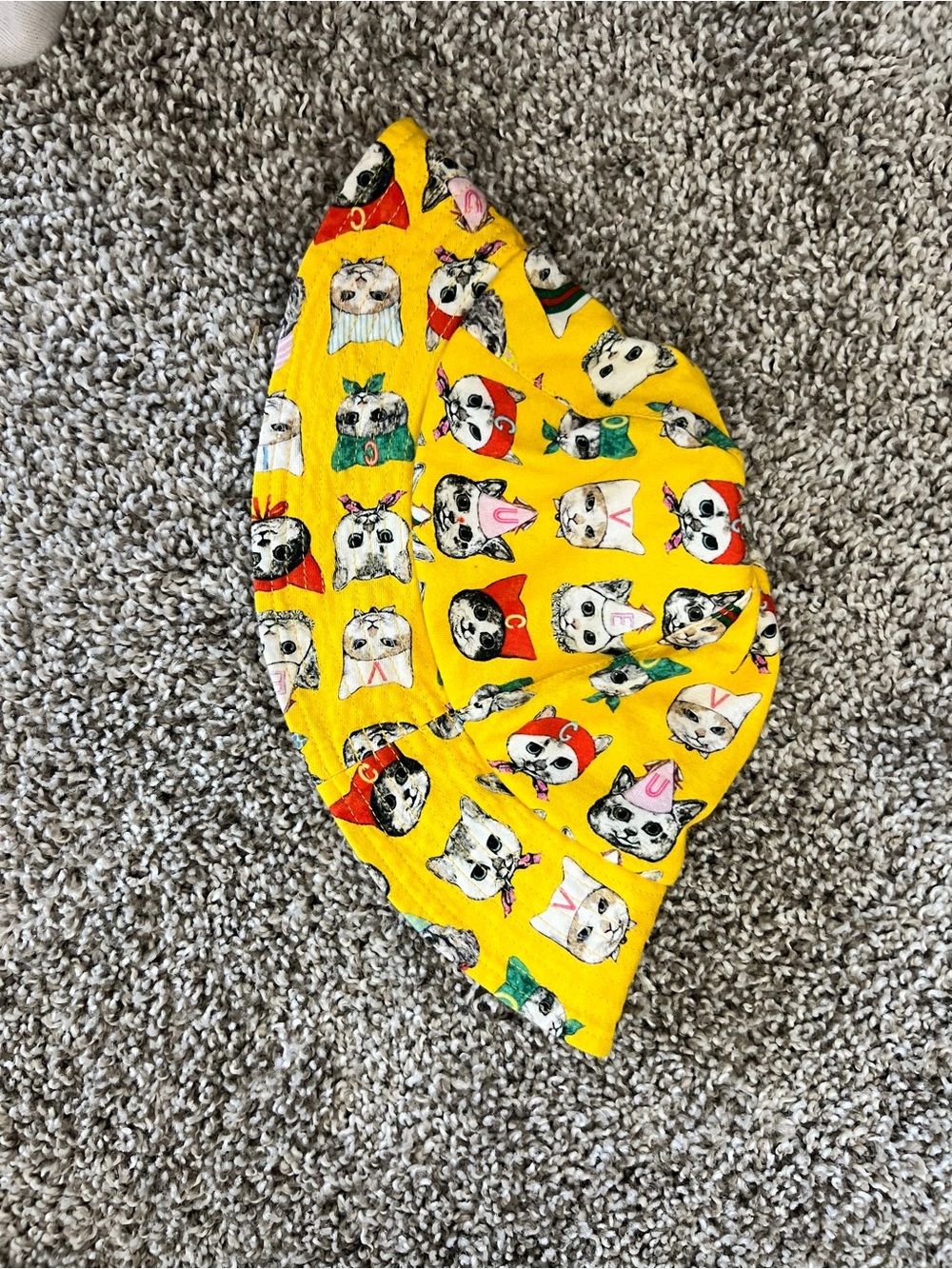 Gucci Baby Yellow Cats Bucket Hat Size 3-6 Months 100% Cotton